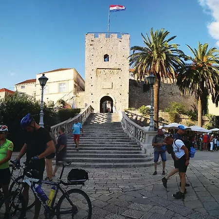 Apartamento Amazing In With Wifi Korčula