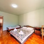 Apartmán 2 Bedroom Stunning In
